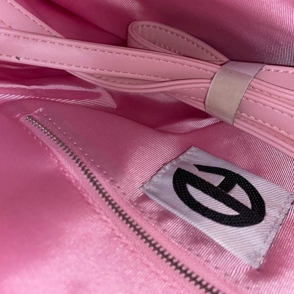 The iconic Unisex Shopping Bag is an Everyday bag for Everyone - Picture 5 of 5